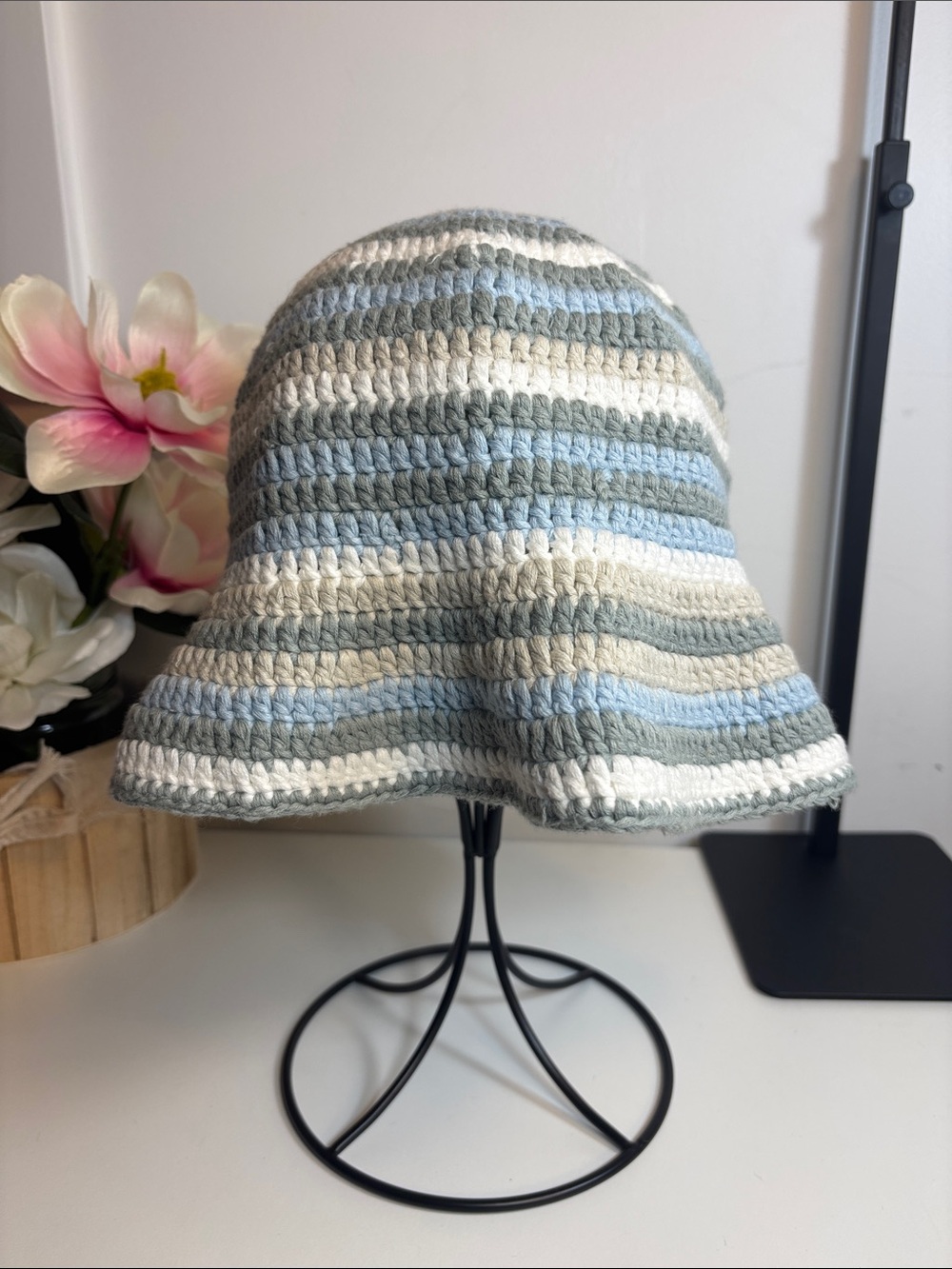 Aritzia hat